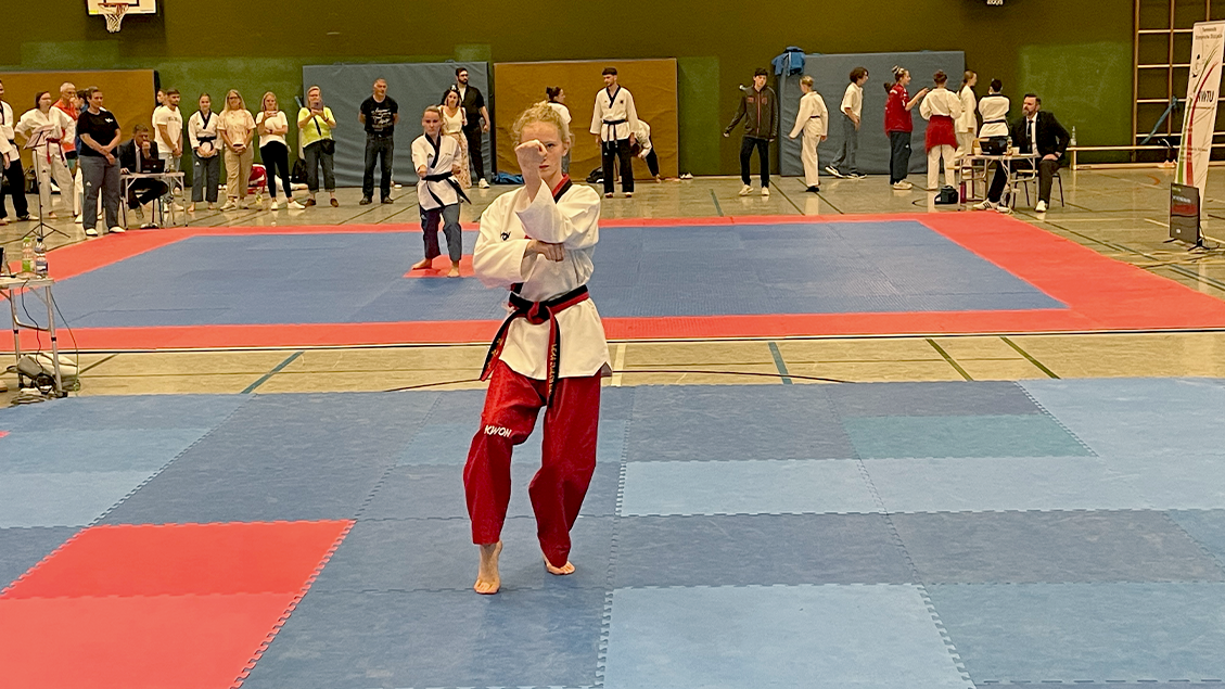 Gal_Poomsae-Technik_13.png  